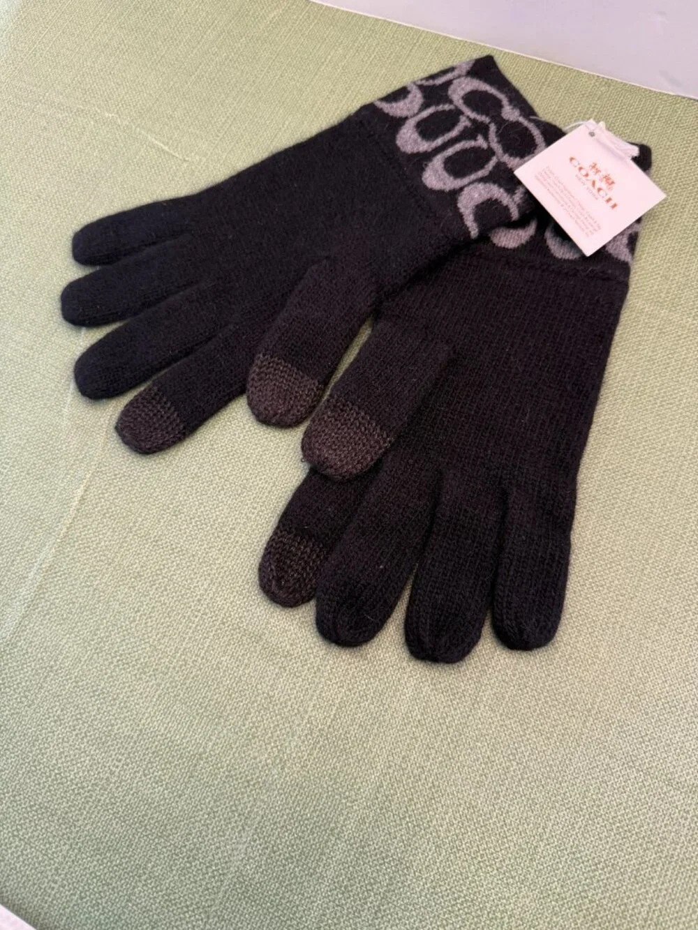 Coach black/grey Knit Gloves Wool Cashmere Blend NWT
